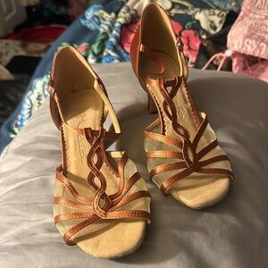 Metallic Copper Strappy Women’s Heels with Decorative T-Strap